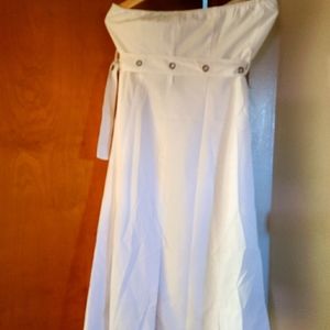 White sleeveless dress